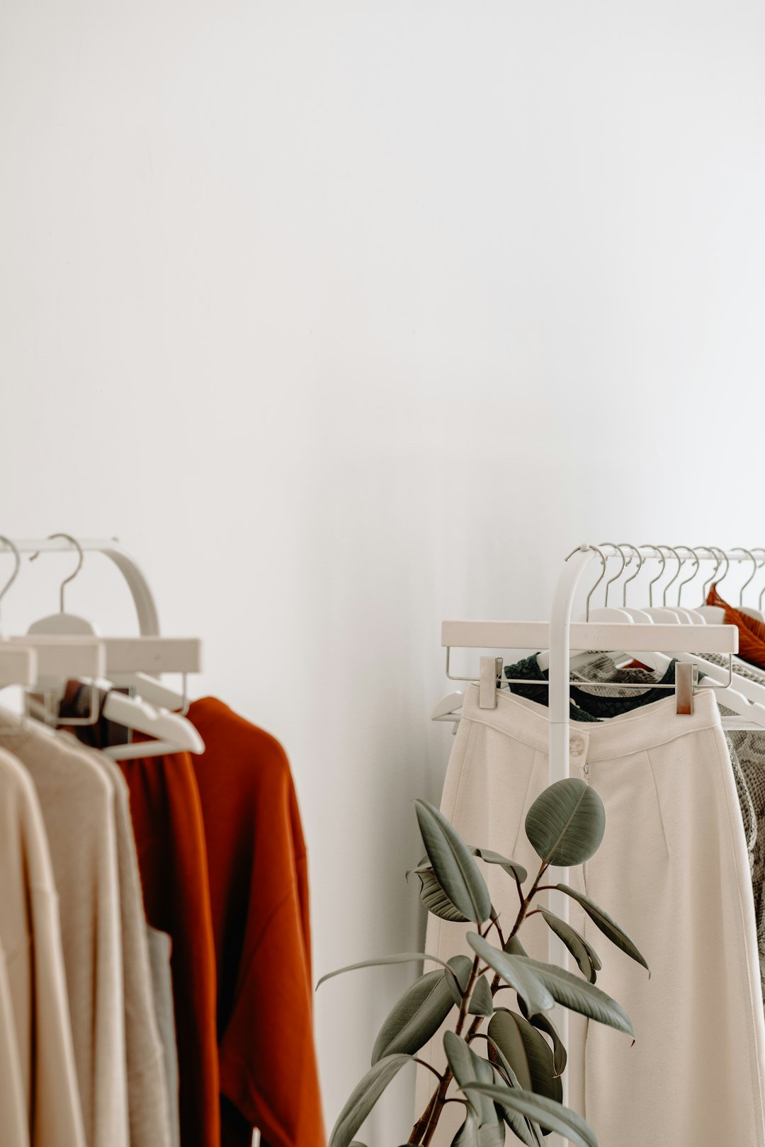 Capsule Wardrobe for Women: The Complete 2026 Guide