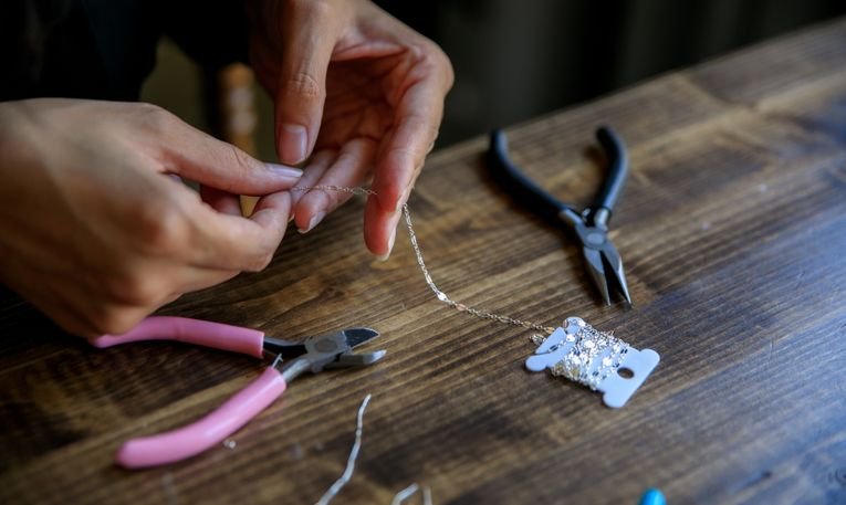 Jewellery Making Kits: The Complete Beginner’s Guide